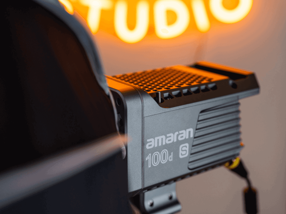 Aputure Amaran 100d S 100W 5600k Daylight LED Video Light - Vitopal